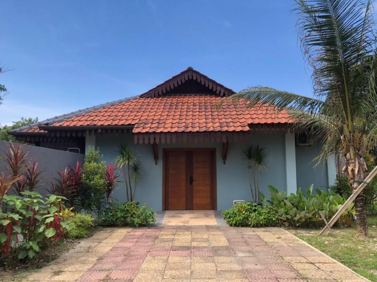 Royale Riviera Resort Private Pool Villas Pantai Cenang  Exterior photo