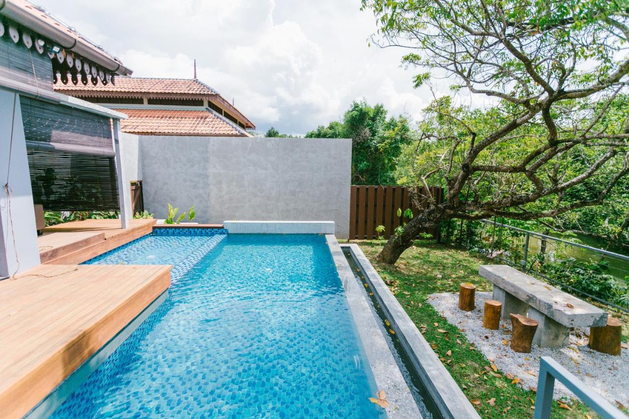 Royale Riviera Resort Private Pool Villas Pantai Cenang  Exterior photo