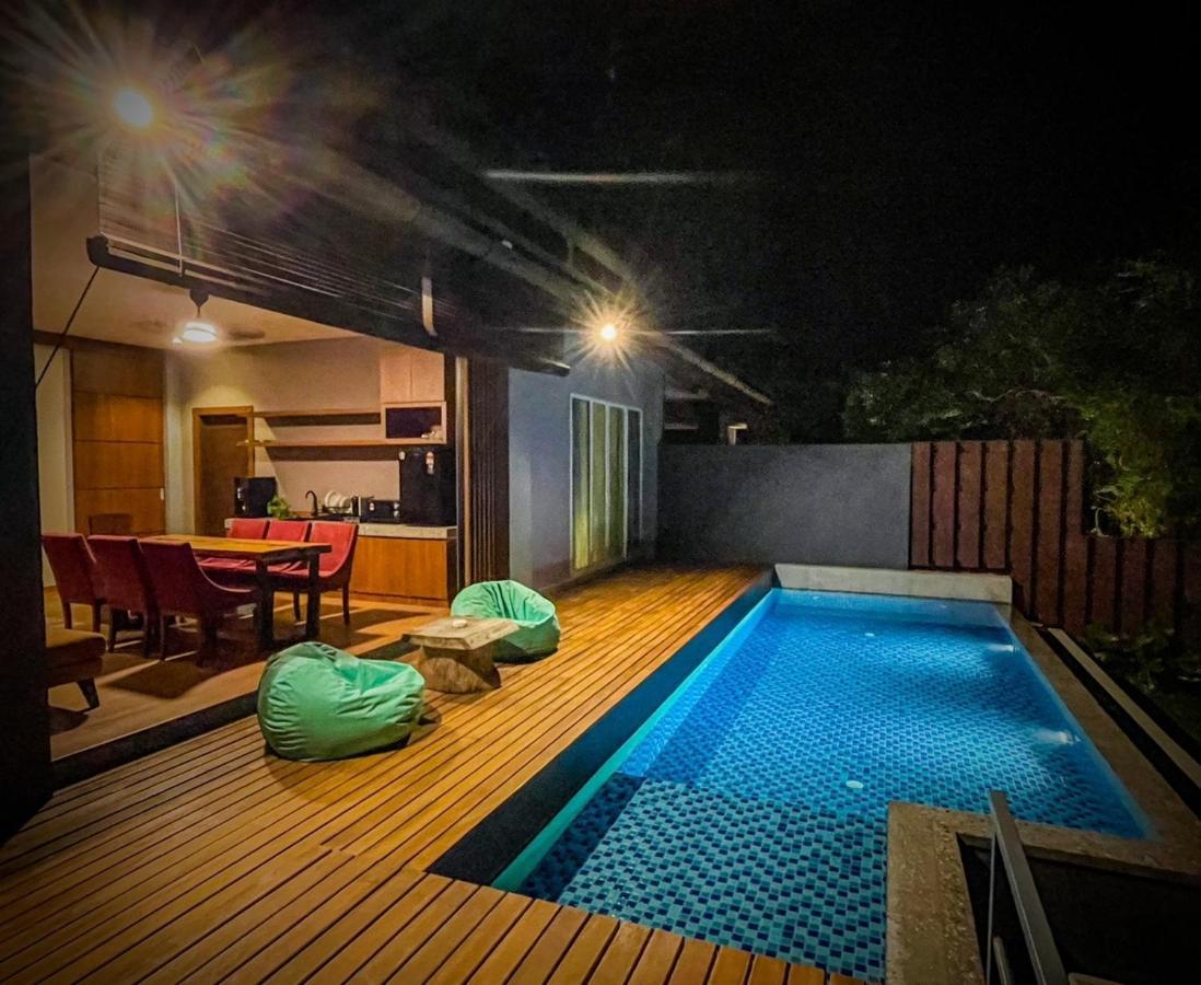 Royale Riviera Resort Private Pool Villas Pantai Cenang  Exterior photo